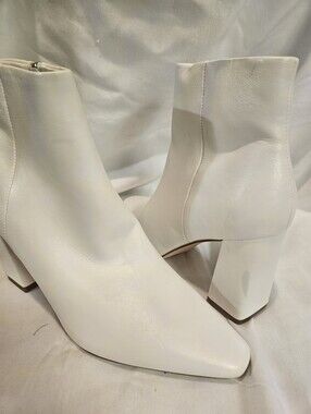 Modatope White Boots Size 7 Shoe